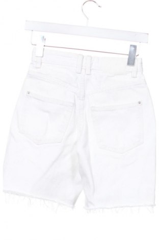 Pantaloni scurți de femei Sinsay, Mărime XS, Culoare Alb, Preț 50,00 Lei