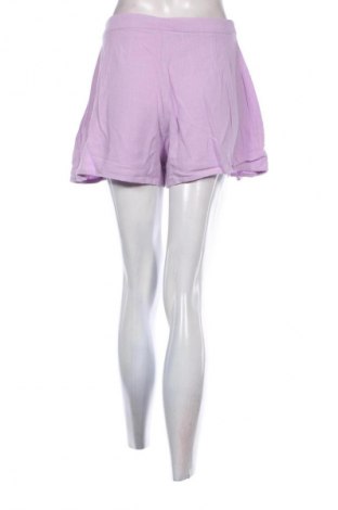 Дамски къс панталон Stradivarius, Размер M, Цвят Лилав, Цена 19,55 лв.