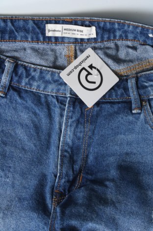 Pantaloni scurți de femei Stradivarius, Mărime L, Culoare Albastru, Preț 50,00 Lei