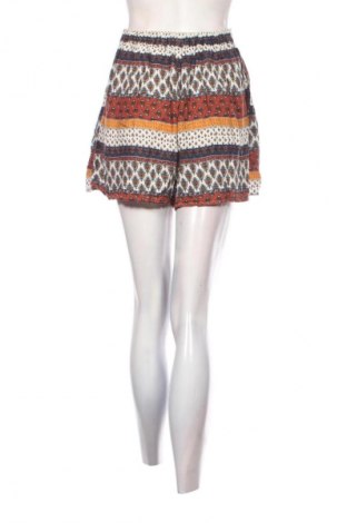Γυναικείο κοντό παντελόνι Stradivarius, Μέγεθος S, Χρώμα Πολύχρωμο, Τιμή 9,79 €