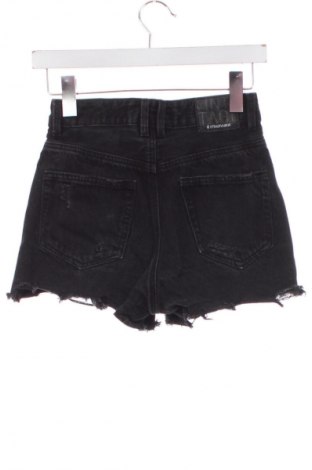 Γυναικείο κοντό παντελόνι Stradivarius, Μέγεθος XXS, Χρώμα Μαύρο, Τιμή 9,72 €