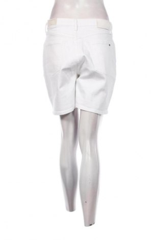 Damen Shorts Tommy Hilfiger, Größe M, Farbe Weiß, Preis 93,99 €