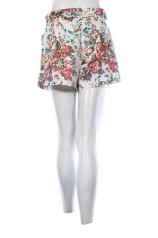 Дамски къс панталон Unbranded, Размер M, Цвят Многоцветен, Цена 19,00 лв.