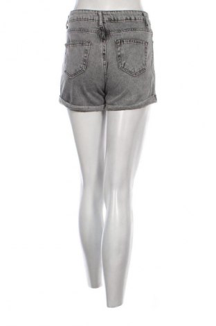 Дамски къс панталон Unbranded, Размер S, Цвят Сив, Цена 19,00 лв.