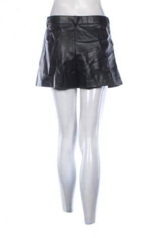 Pantaloni scurți de femei Zara, Mărime M, Culoare Negru, Preț 68,99 Lei