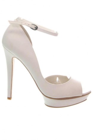 Obuwie damskie Bershka, Rozmiar 38, Kolor Biały, Cena 92,99 zł