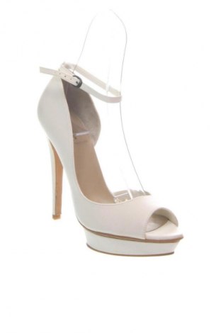 Obuwie damskie Bershka, Rozmiar 38, Kolor Biały, Cena 92,99 zł