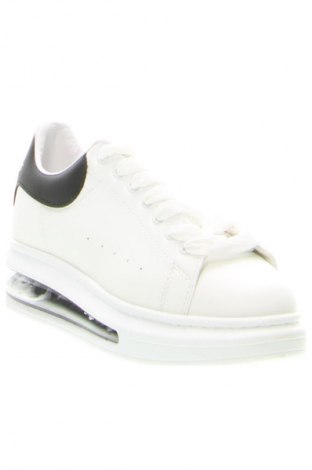 Дамски обувки RunnerBoss, Размер 37, Цвят Бял, Цена 45,99 лв.