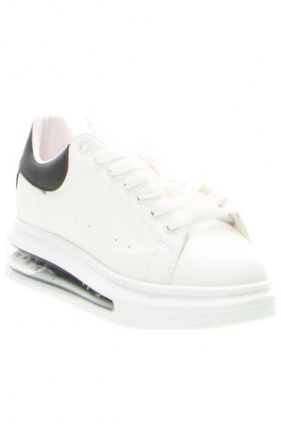 Дамски обувки RunnerBoss, Размер 37, Цвят Бял, Цена 62,99 лв.