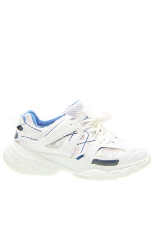 Дамски обувки RunnerBoss, Размер 40, Цвят Многоцветен, Цена 50,99 лв.