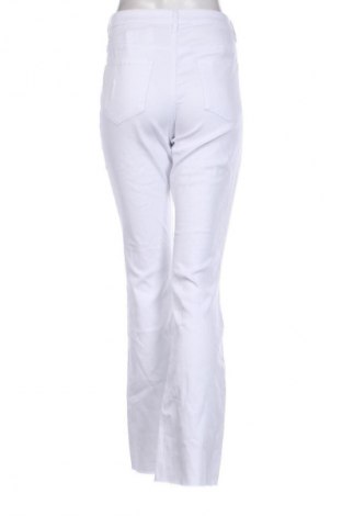 Дамски панталон Arizona, Размер L, Цвят Бял, Цена 37,99 лв.