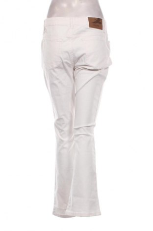 Дамски панталон Arizona, Размер L, Цвят Бял, Цена 46,99 лв.