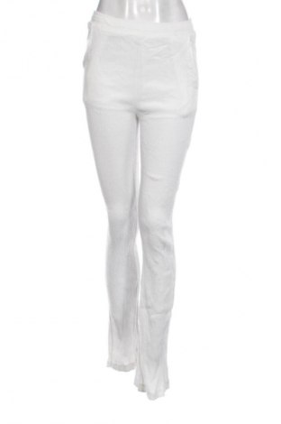 Damenhose Bershka, Größe S, Farbe Weiß, Preis € 14,83