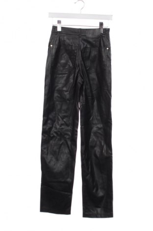 Dámské kalhoty  Bershka, Velikost XS, Barva Černá, Cena  299,00 Kč
