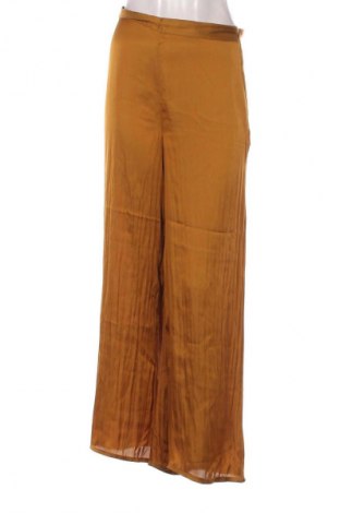 Pantaloni de femei Bershka, Mărime M, Culoare Galben, Preț 76,00 Lei