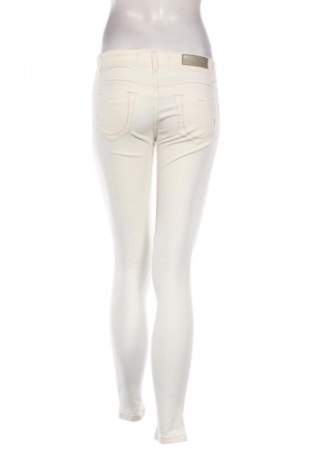 Damenhose Blue Fire Co, Größe M, Farbe Weiß, Preis 15,00 €