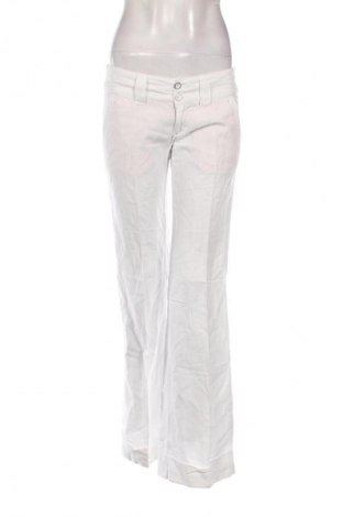 Дамски панталон Freeman T. Porter, Размер M, Цвят Бял, Цена 62,56 лв.