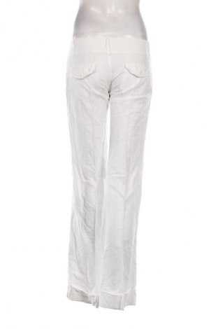 Дамски панталон Freeman T. Porter, Размер M, Цвят Бял, Цена 62,56 лв.