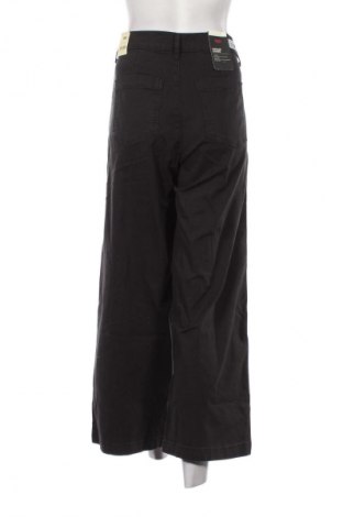 Дамски панталон Levi's, Размер M, Цвят Черен, Цена 142,99 лв.