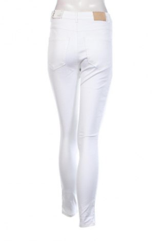 Γυναικείο παντελόνι ONLY, Μέγεθος S, Χρώμα Λευκό, Τιμή 37,99 €