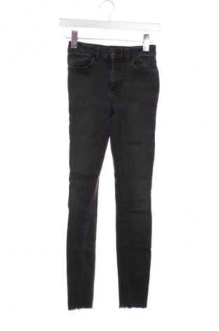 Damskie spodnie ONLY, Rozmiar S, Kolor Szary, Cena 98,14 zł