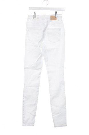 Dámske nohavice ONLY, Veľkosť XS, Farba Biela, Cena  37,95 €