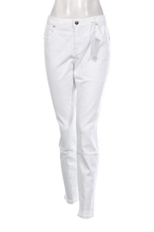 Дамски панталон Tamaris, Размер L, Цвят Бял, Цена 93,99 лв.
