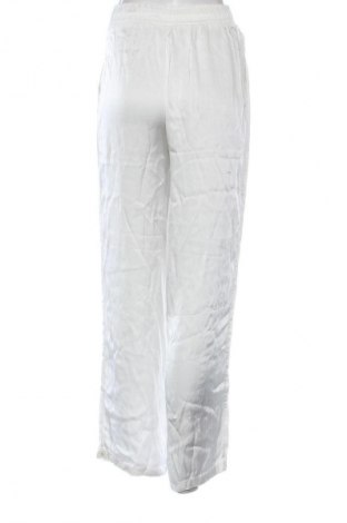 Дамски панталон Unbranded, Размер M, Цвят Бял, Цена 29,00 лв.
