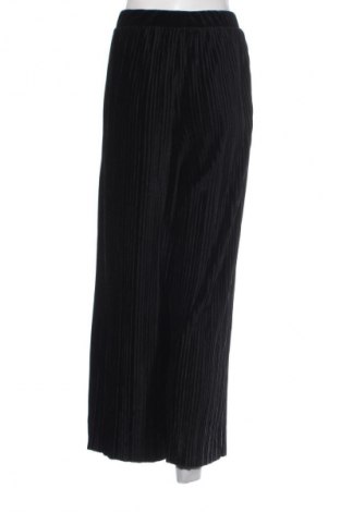 Дамски панталон Vero Moda, Размер M, Цвят Черен, Цена 13,99 лв.