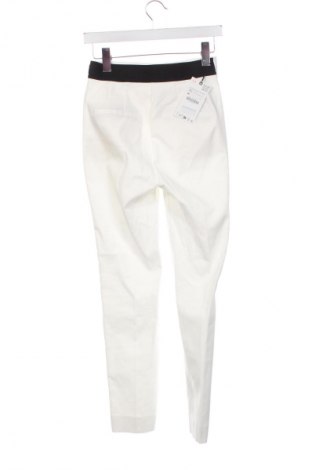 Дамски панталон Zara, Размер XS, Цвят Бял, Цена 62,56 лв.