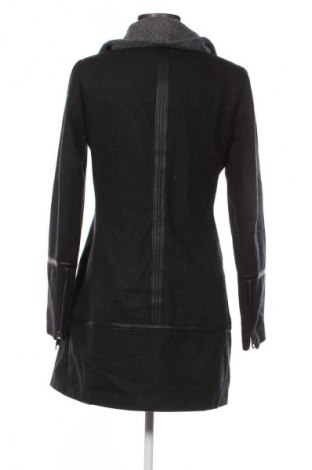 Dámský kabát  Guess, Velikost S, Barva Vícebarevné, Cena  2 399,00 Kč