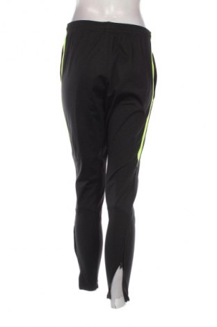 Pantaloni trening de femei Nike, Mărime M, Culoare Negru, Preț 158,16 Lei