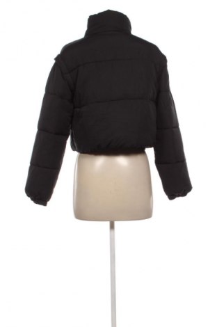 Γυναικείο μπουφάν Bershka, Μέγεθος XS, Χρώμα Μαύρο, Τιμή 33,99 €