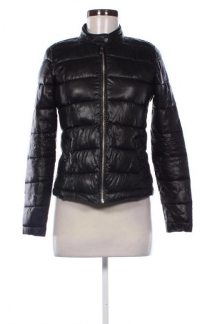 Дамско яке Cropp, Размер S, Цвят Черен, Цена 101,13 лв.