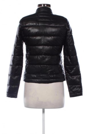 Дамско яке Cropp, Размер S, Цвят Черен, Цена 101,13 лв.