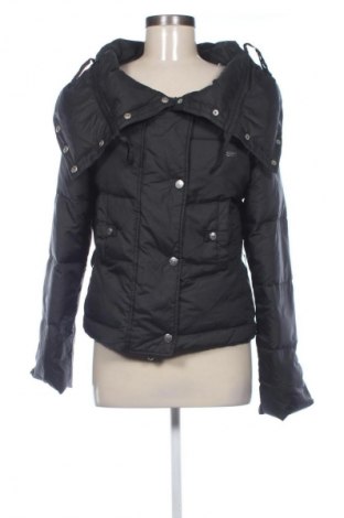 Γυναικείο μπουφάν Guess, Μέγεθος M, Χρώμα Μαύρο, Τιμή 78,84 €