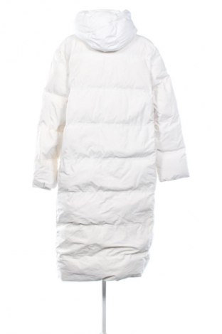 Γυναικείο μπουφάν Guess, Μέγεθος XL, Χρώμα Λευκό, Τιμή 79,60 €
