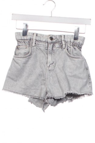 Kinder Shorts Bershka, Größe 10-11y/ 146-152 cm, Farbe Grau, Preis 7,16 €