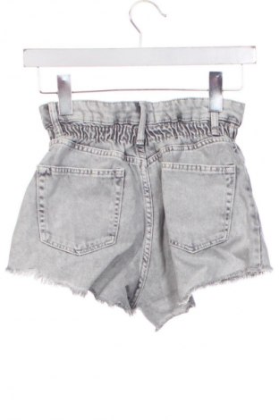 Kinder Shorts Bershka, Größe 10-11y/ 146-152 cm, Farbe Grau, Preis 7,16 €
