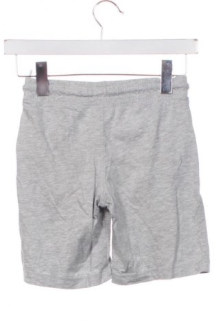 Kinder Shorts C&A, Größe 6-7y/ 122-128 cm, Farbe Grau, Preis 6,99 €