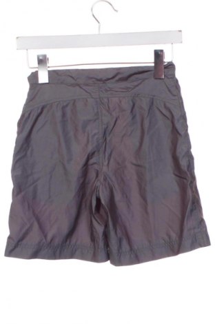 Детски къс панталон Unbranded, Размер 8-9y/ 134-140 см, Цвят Сив, Цена 14,00 лв.