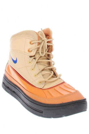 Детски обувки Nike, Размер 38, Цвят Многоцветен, Цена 76,99 лв.