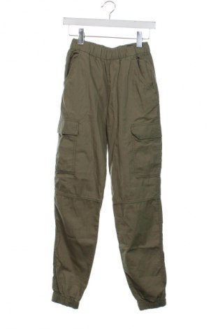 Παιδικό παντελόνι H&M, Μέγεθος 14-15y/ 168-170 εκ., Χρώμα Πράσινο, Τιμή 10,75 €