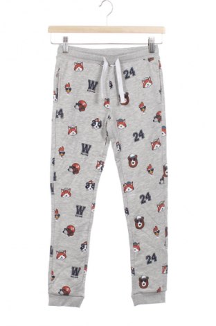 Kinder Sporthose C&A, Größe 7-8y/ 128-134 cm, Farbe Mehrfarbig, Preis 4,99 €