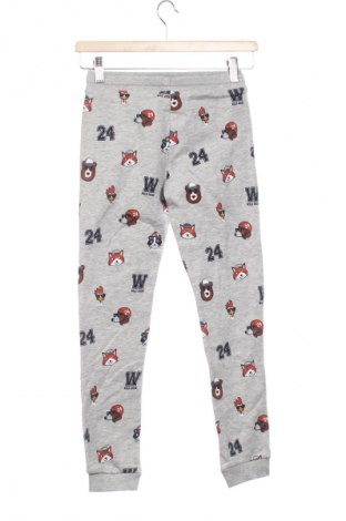 Kinder Sporthose C&A, Größe 7-8y/ 128-134 cm, Farbe Mehrfarbig, Preis 4,99 €