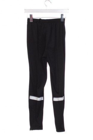 Dětské tepláky Nike, Velikost 12-13y/ 158-164 cm, Barva Černá, Cena  429,00 Kč