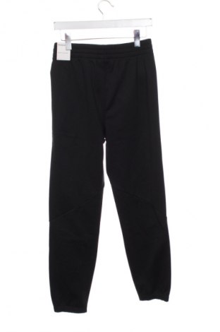 Детско спортно долнище Nike, Размер 12-13y/ 158-164 см, Цвят Черен, Цена 77,14 лв.