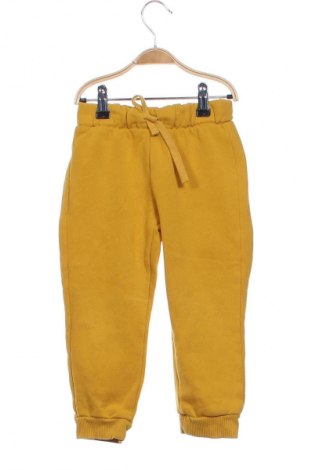 Gyerek sport nadrág United Colors Of Benetton, Méret 3-4y / 104-110 cm, Szín Sárga, Ár 5 400 Ft