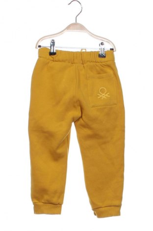 Gyerek sport nadrág United Colors Of Benetton, Méret 3-4y / 104-110 cm, Szín Sárga, Ár 5 400 Ft