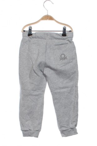Gyerek sport nadrág United Colors Of Benetton, Méret 3-4y / 104-110 cm, Szín Szürke, Ár 5 400 Ft